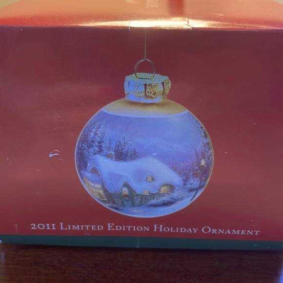 Thomas Kinkade 2011 Limited Edition Holiday Glass Ornament - Picture 8 of 9